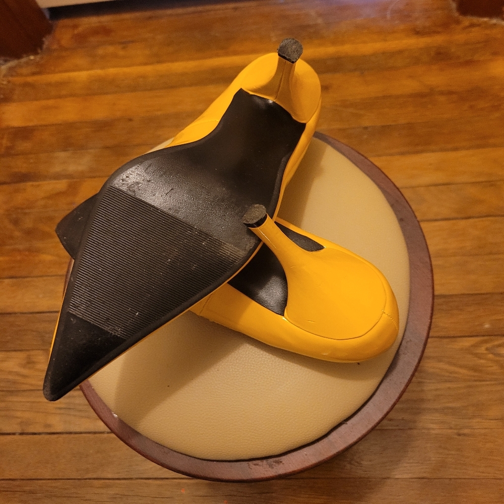 Shoes - Picture 2 of 7